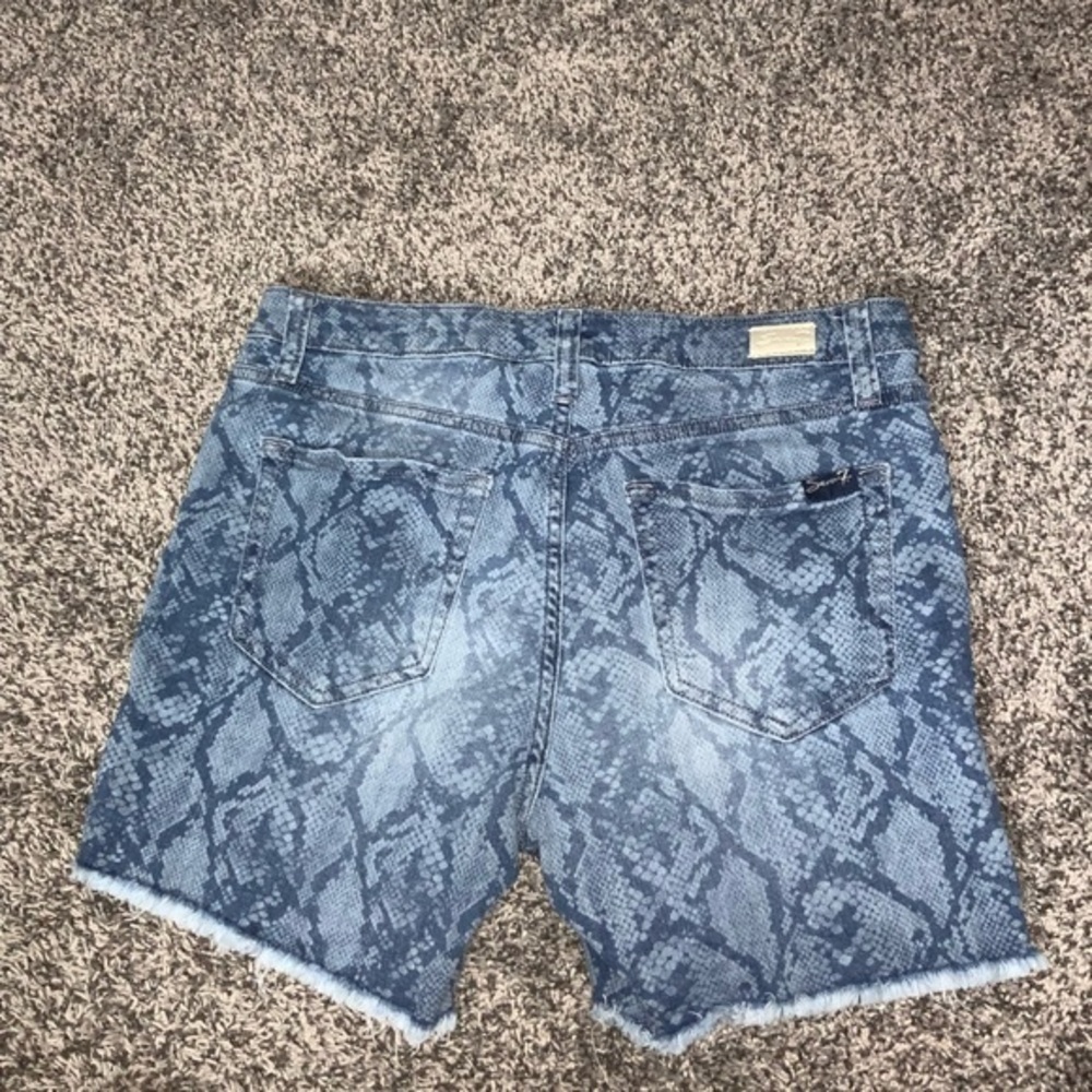 Seven7 Women’s Weekend Python Print Denim Shorts … - image 8
